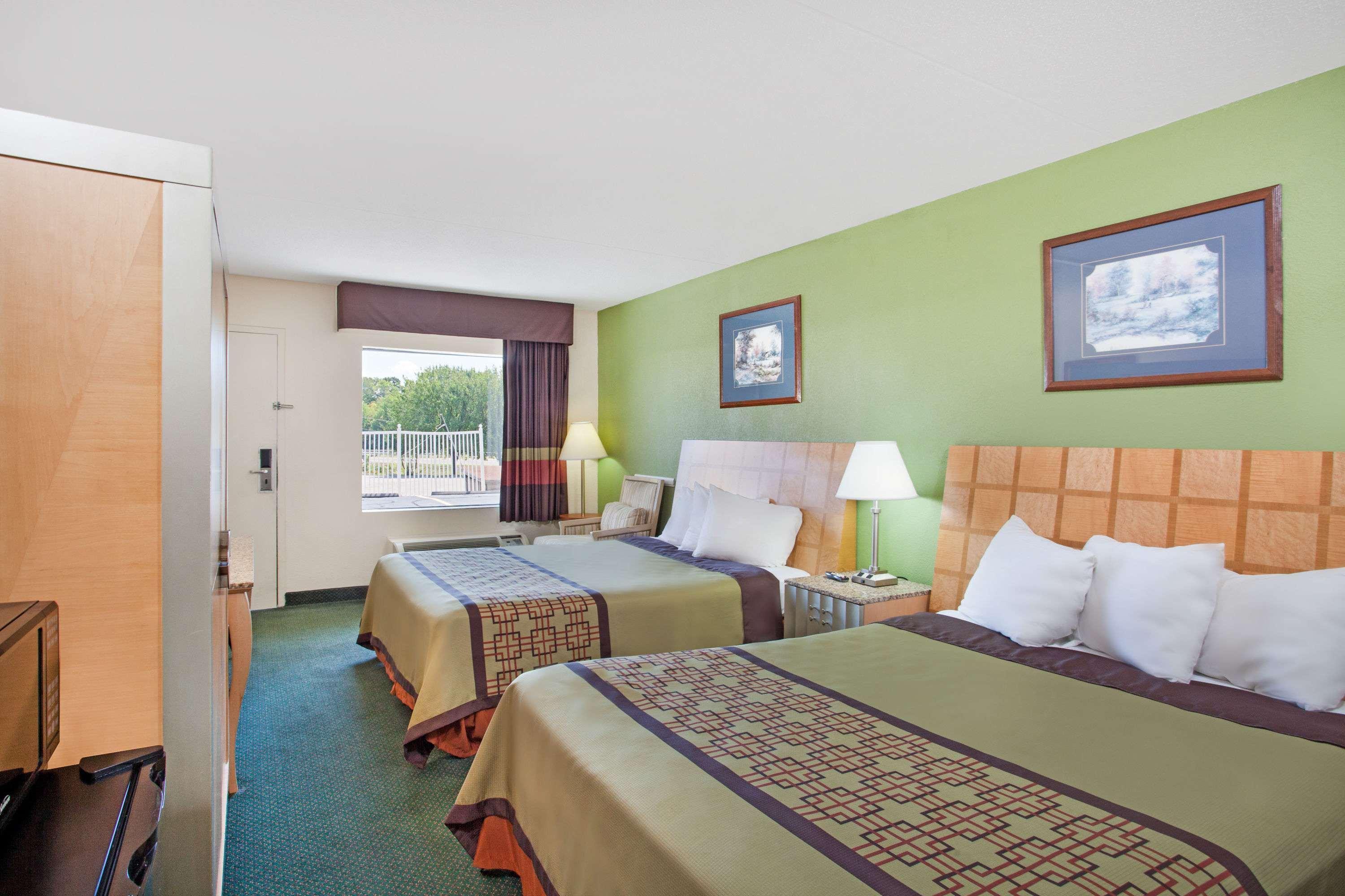 Days Inn By Wyndham Грінвілл Екстер'єр фото